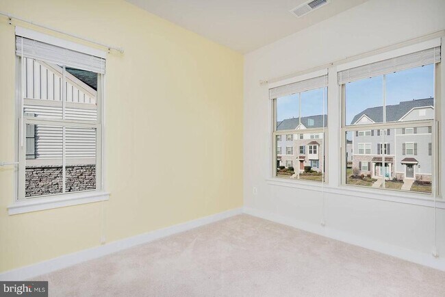 Building Photo - 5831 Pecking Stone St