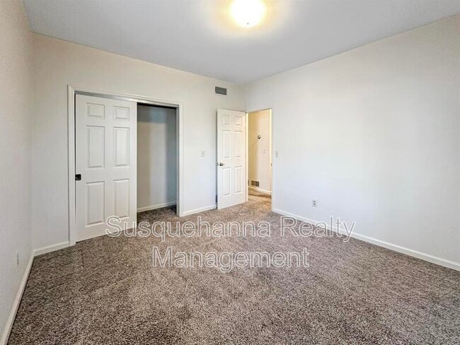 Building Photo - 339 E Derry Rd