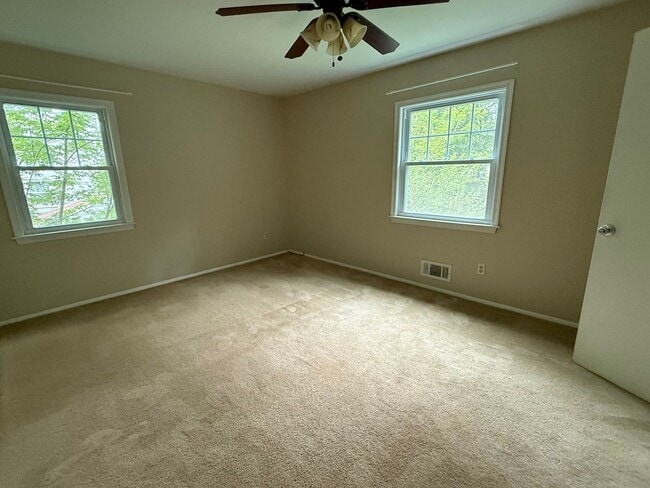 Building Photo - 4 Bedroom Colonial SFH - Reisterstown