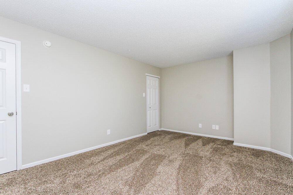 Building Photo - 738 Rosea Ct