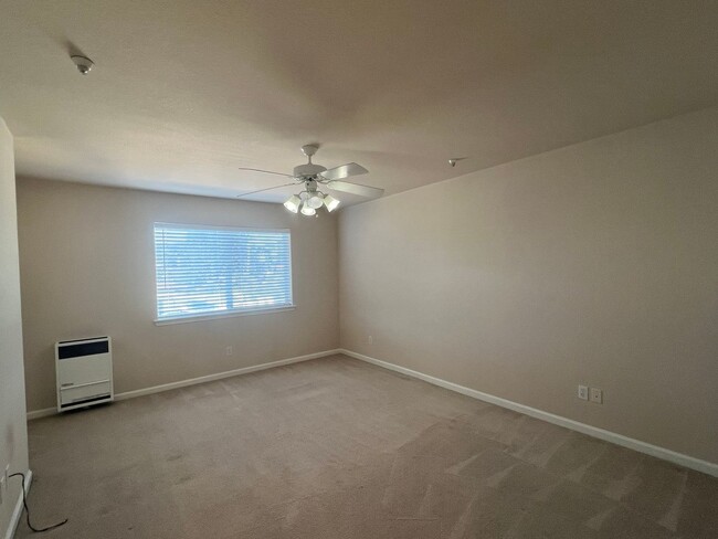 Building Photo - 2009 9th St