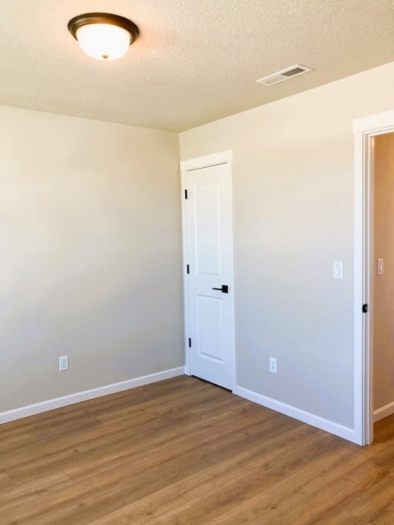 Bedroom - 7471 SE Kinnaman St