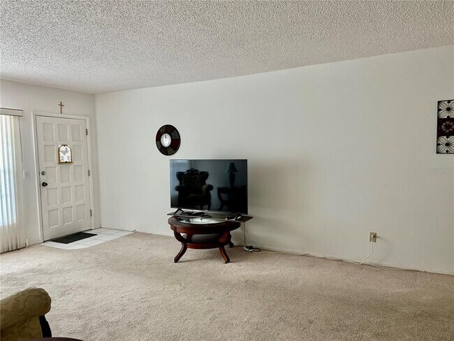 Building Photo - 2359 Finlandia Ln