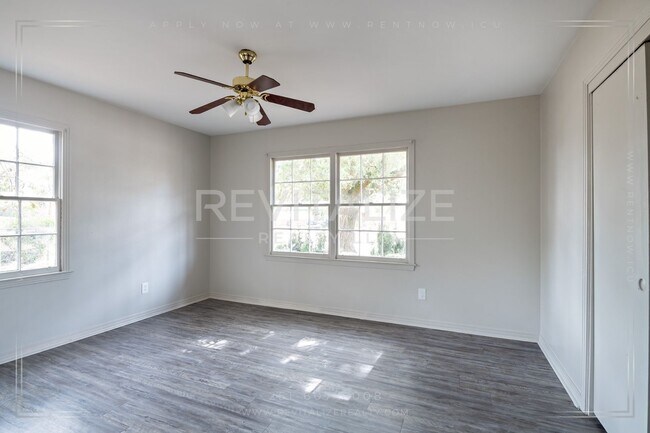 Building Photo - Beautiful 3 Bedroom/1 Bathroom Home in Mobile!