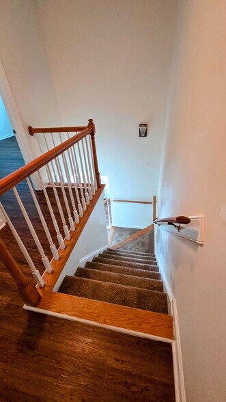 Building Photo - 210 Wimbledon Ct