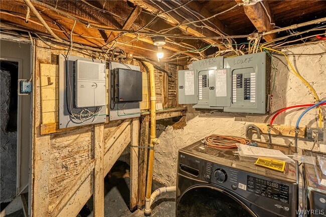 Building Photo - 212 Lockwood Ave