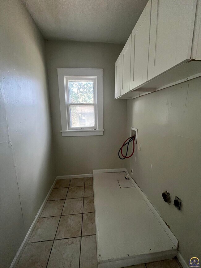 Building Photo - 810 Exchange St