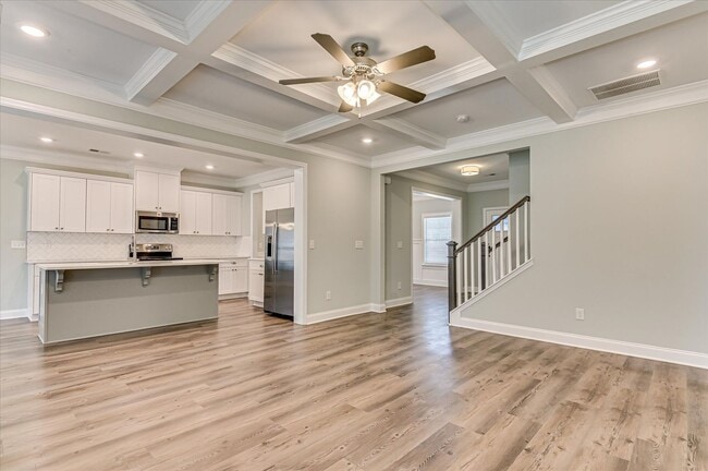 Building Photo - 705 Navan Ln