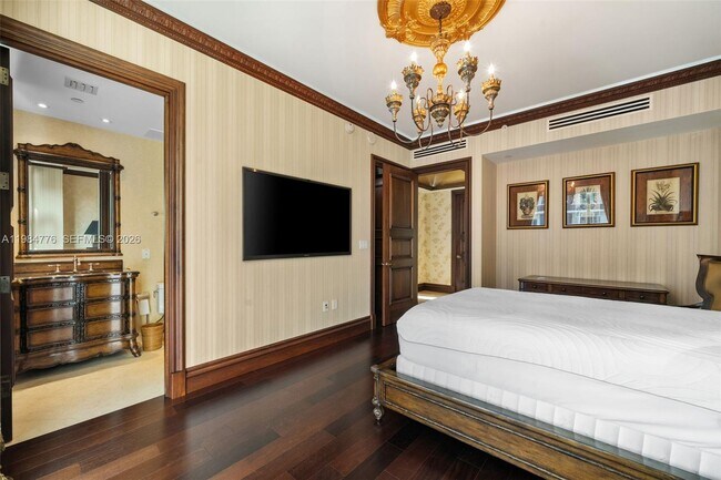 Building Photo - 16047 Collins Ave