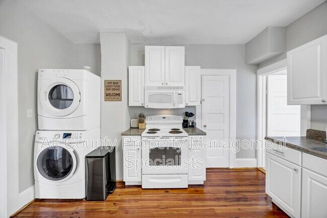 Building Photo - 1037 Kinard Ct