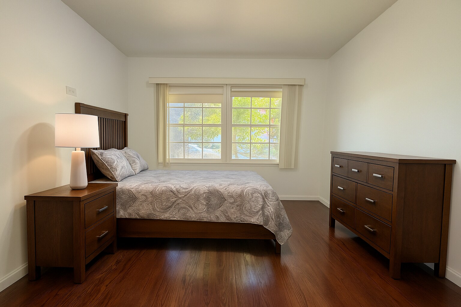 Bed 2 - 13900 Burbank Blvd