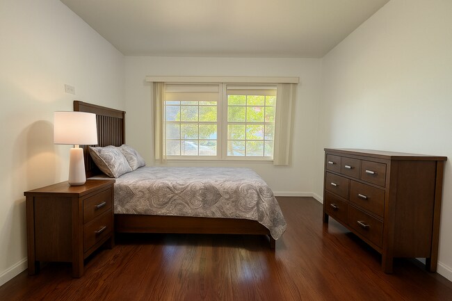 Bed 2 - 13900 Burbank Blvd