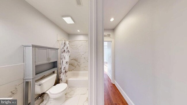 Building Photo - 1401 S 20th St