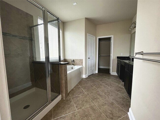 Building Photo - 307 Maverick Run Ct