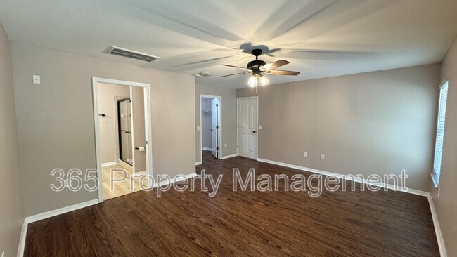 Building Photo - 10 Bellis Ct