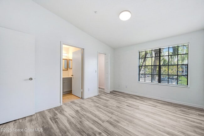 Building Photo - 7667 N Wickham Rd