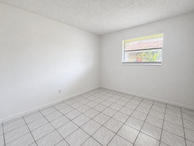 Building Photo - 500 NW 35th St