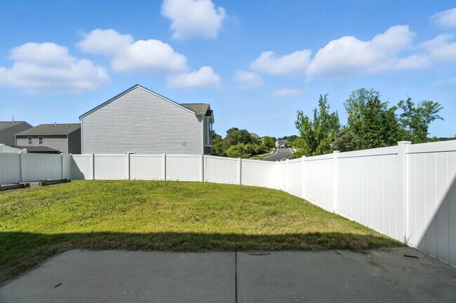 Building Photo - Stunning home, Move-in Ready!