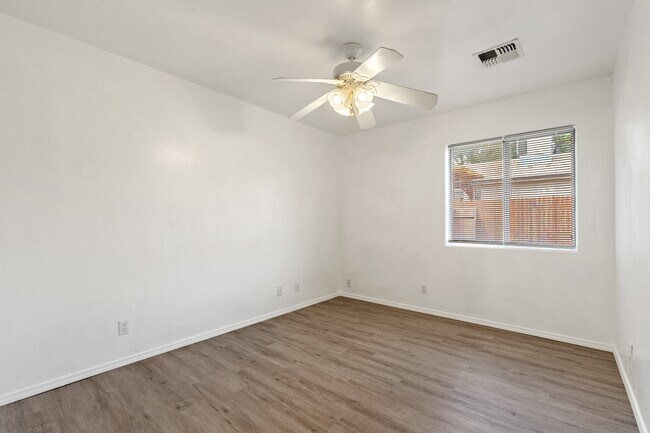 Building Photo - 24421 N Diamond Head Ave