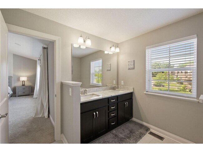 Building Photo - 5596 Orchard Cove