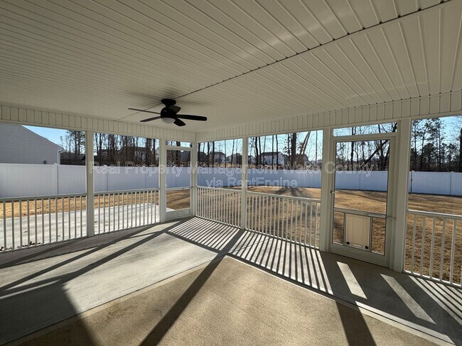 Building Photo - 262 Hunting Wood Dr
