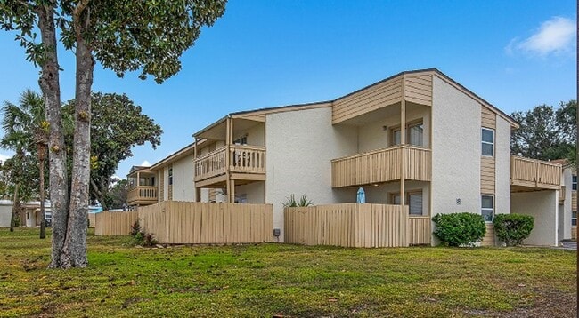 Building Photo - 17462 Front Beach Rd