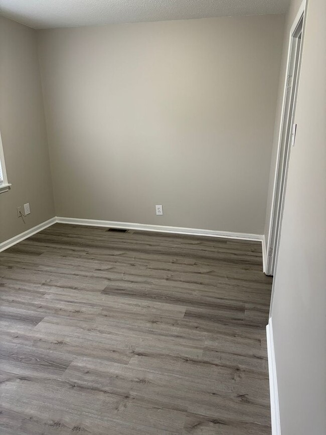 Building Photo - Newly Renovated For You!