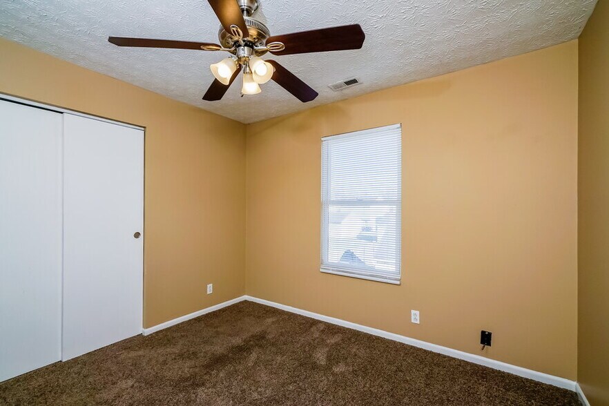 Building Photo - 6220 Maravian Dr