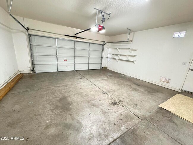 Building Photo - 33433 N Madison Way Dr