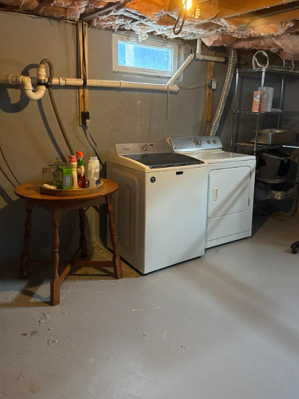 Building Photo - 215 Willow Ave