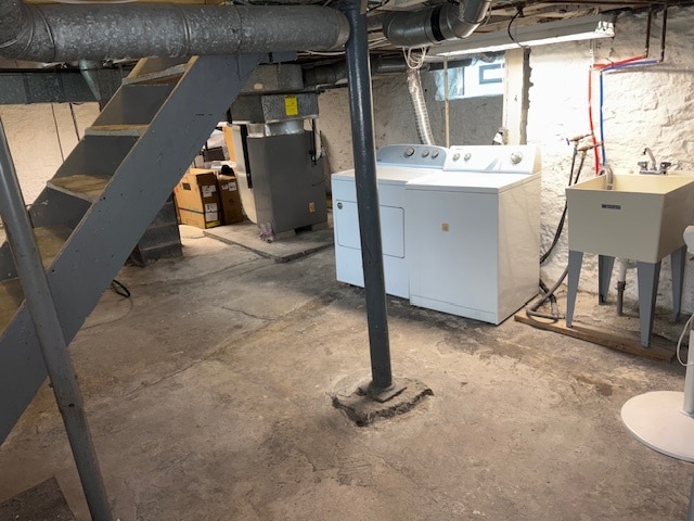 Basement with Washer & Dryer - 35 Langslow St