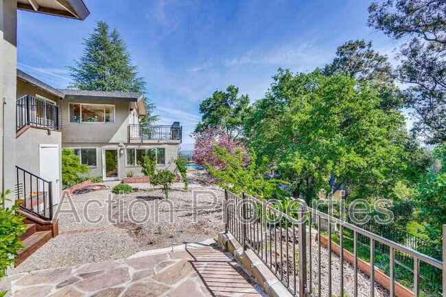 Building Photo - 15350 Norton Rd