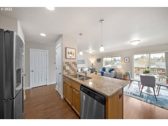 Building Photo - Spacious 3-Bedroom Townhome with Granite Kitchen & Included Landscaping