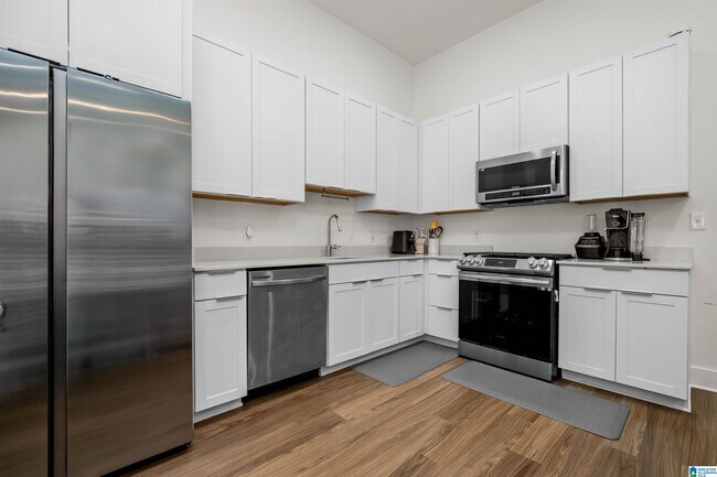 Building Photo - 1329 4th Ave S