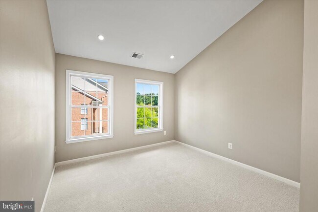 Building Photo - 13438 Burrough Farm Dr