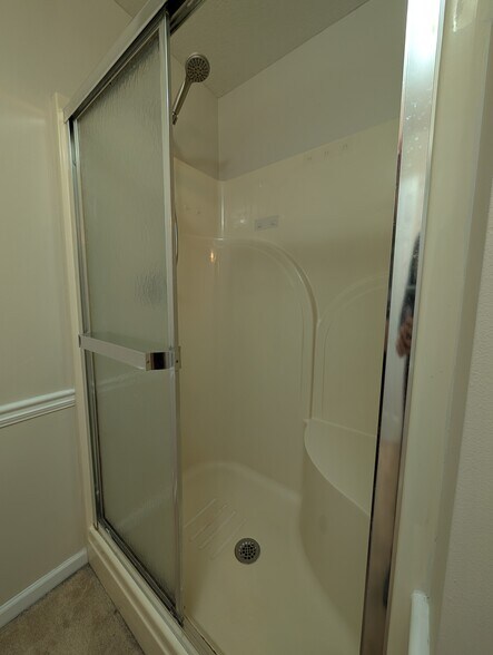 Shower - 7218 Timber Trl