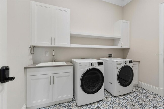 Building Photo - 481 W Davis Blvd