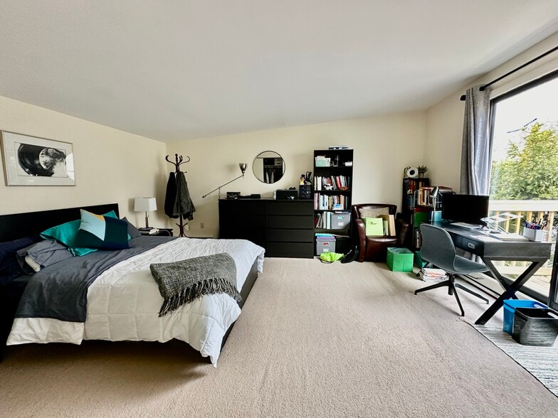 Building Photo - 61 6th St