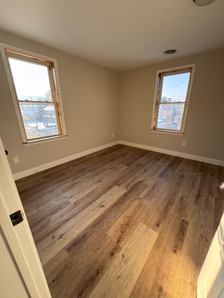 Building Photo - 213 W Court St