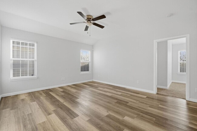 Building Photo - 2050 Lillius St