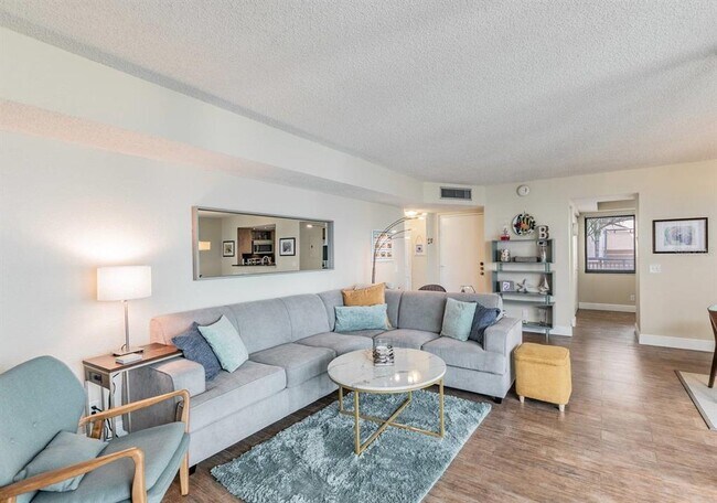 Building Photo - 5541 Del Sol Blvd