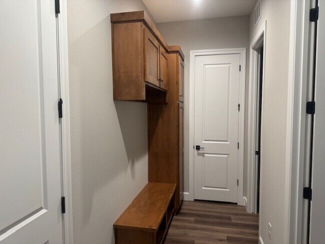 Building Photo - Newer Build Verdi Three Bedroom Home