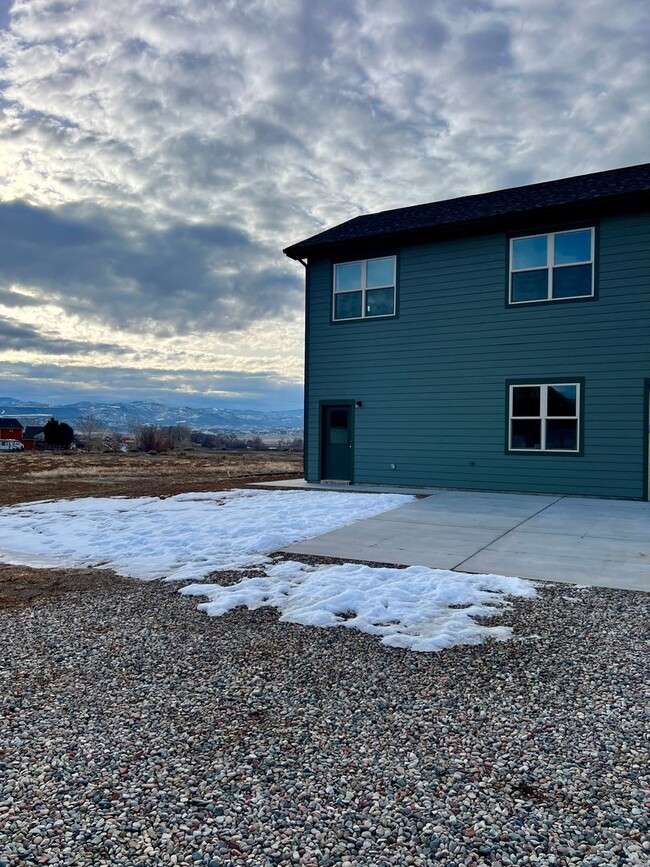 Building Photo - Modern 2-Bedroom Rental in Silt