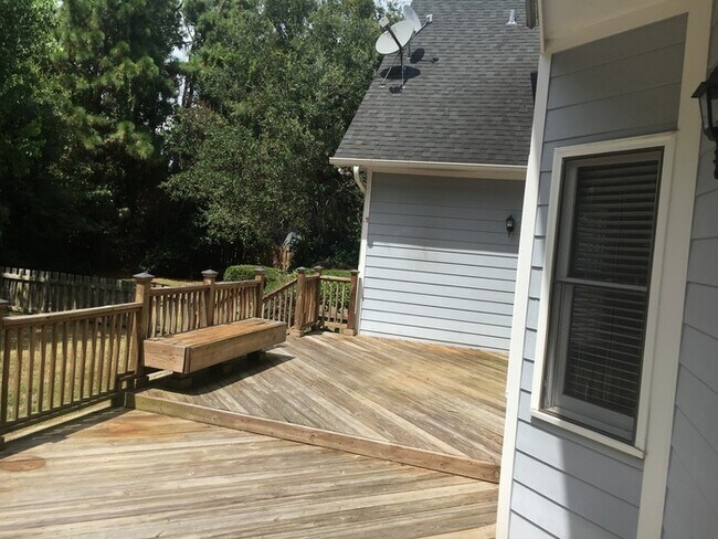 Building Photo - Hoggard school district, 6 Bedrooms, 2 Car...
