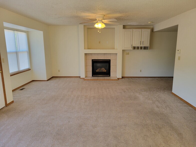 Building Photo - 5410 Balsam St