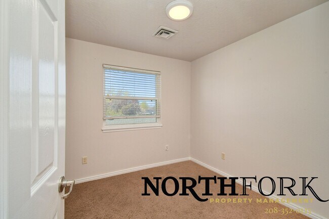 Building Photo - Fantastic Central Boise Home