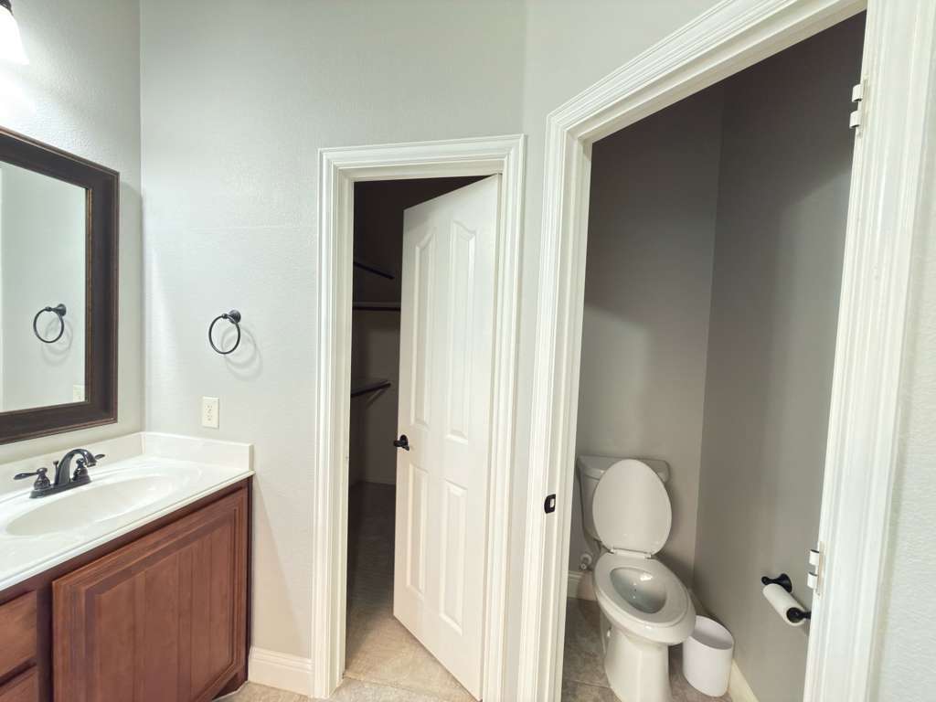 Building Photo - 521 Eastbrook Dr