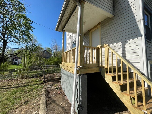 Building Photo - DAYTON, OH - FIVE OAKS - 3 BEDROOM/1 BATH - $1100  JUST REMODELED, LEAD FREE CERTIFIED
