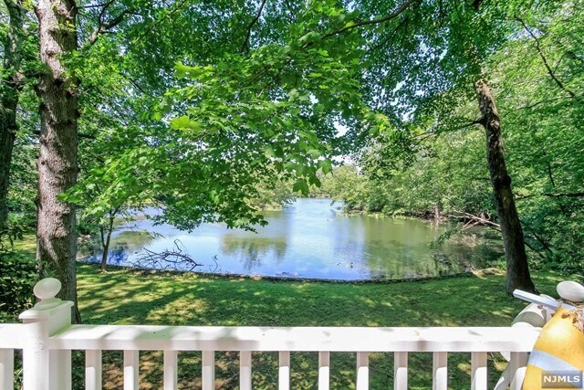 Building Photo - 28 Turners Lake Dr