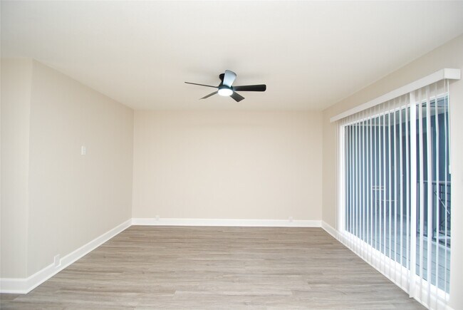 Building Photo - 2515 Yoakum Blvd